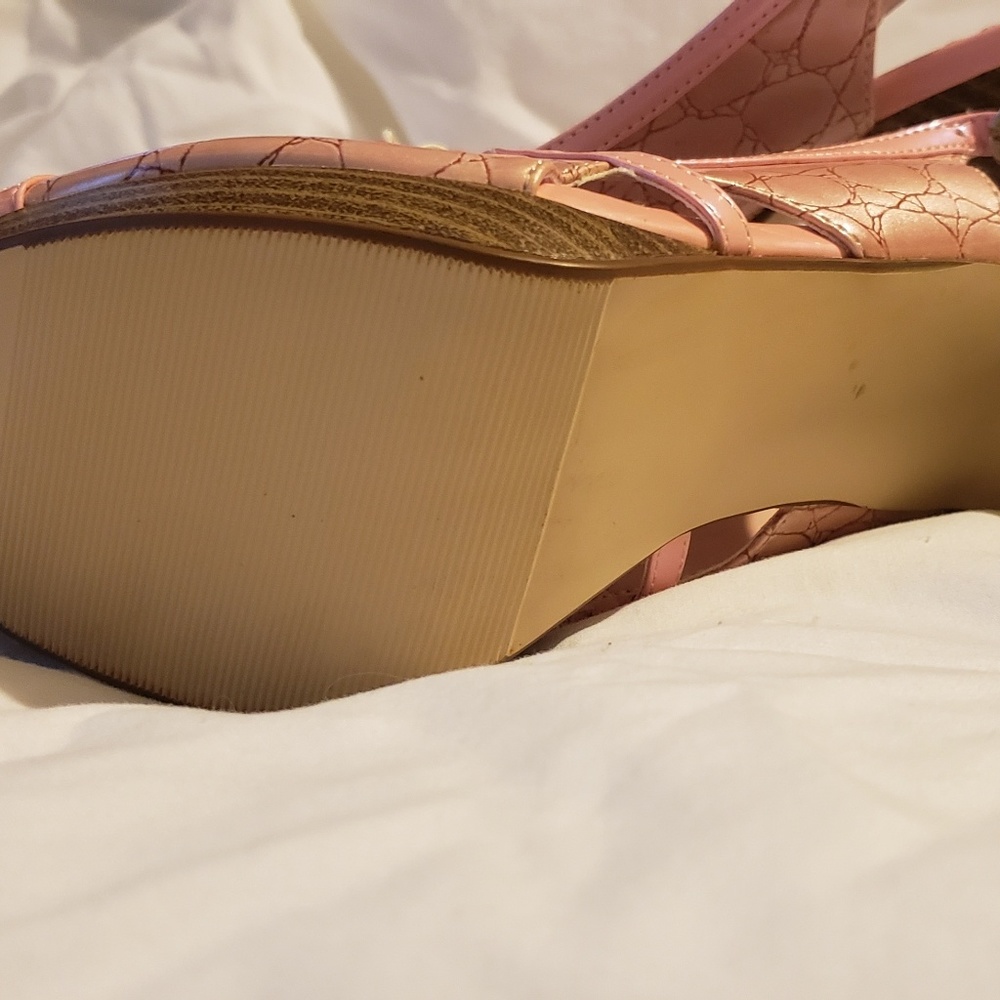 Shoes - Picture 3 of 4